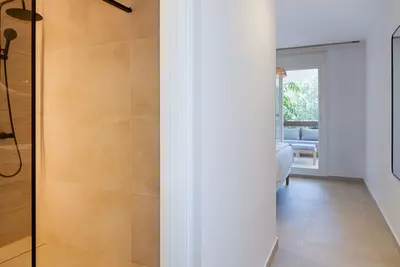 Middle Floor Apartment in Nueva Andalucía