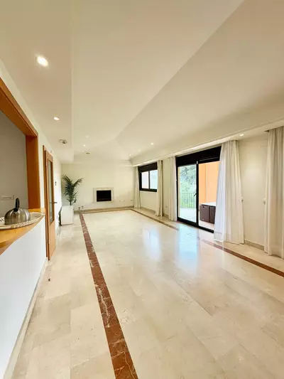Top Floor Apartment in Puerto Banús