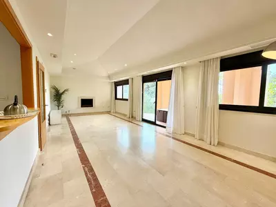 Top Floor Apartment in Puerto Banús