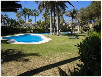 Top Floor Apartment in Puerto Banús
