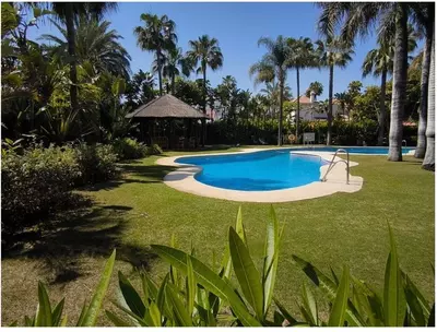 Top Floor Apartment in Puerto Banús