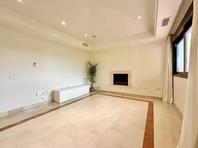 Top Floor Apartment in Puerto Banús