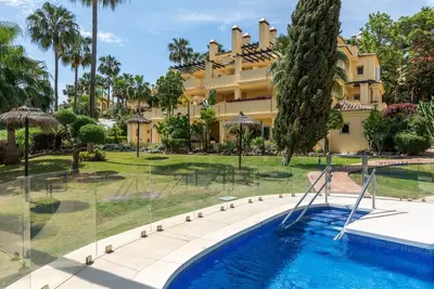 Middle Floor Apartment in Casares Playa