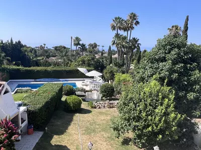 Townhouse in El Paraiso