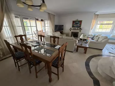 Townhouse in El Paraiso