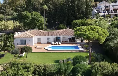 Detached Villa in El Paraiso