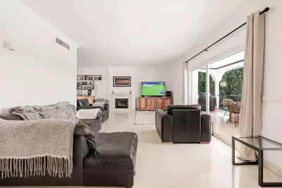 Detached Villa in El Paraiso
