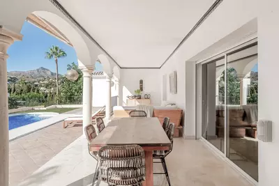 Detached Villa in El Paraiso