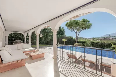 Detached Villa in El Paraiso