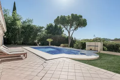 Detached Villa in El Paraiso