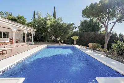 Detached Villa in El Paraiso