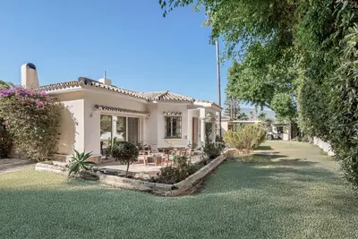 Detached Villa in El Paraiso