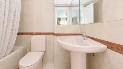 Middle Floor Apartment in Estepona