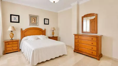 Middle Floor Apartment in Estepona