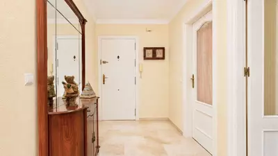 Middle Floor Apartment in Estepona
