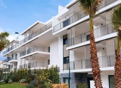Middle Floor Apartment in Estepona