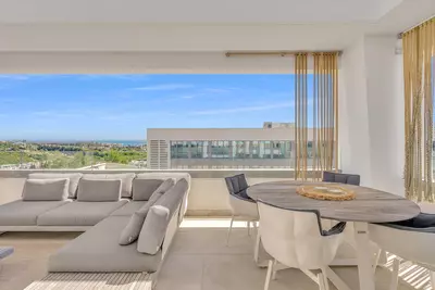 Top Floor Apartment in Estepona