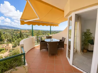 Middle Floor Apartment in Nueva Andalucía