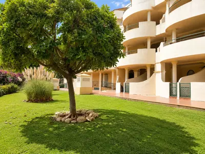Middle Floor Apartment in Nueva Andalucía