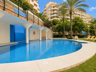 Middle Floor Apartment in Nueva Andalucía