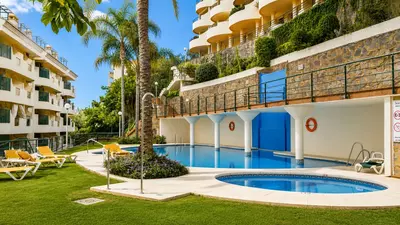 Middle Floor Apartment in Nueva Andalucía