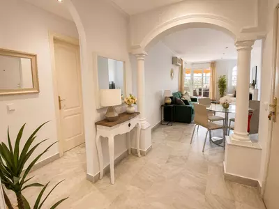 Middle Floor Apartment in Nueva Andalucía