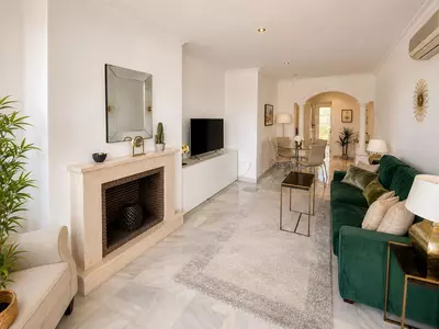 Middle Floor Apartment in Nueva Andalucía