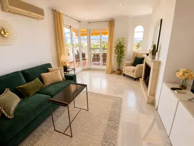 Middle Floor Apartment in Nueva Andalucía