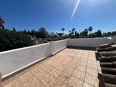 Top Floor Apartment in El Paraiso