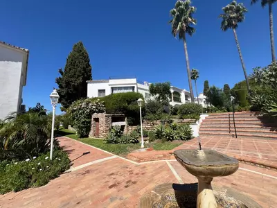 Top Floor Apartment in El Paraiso