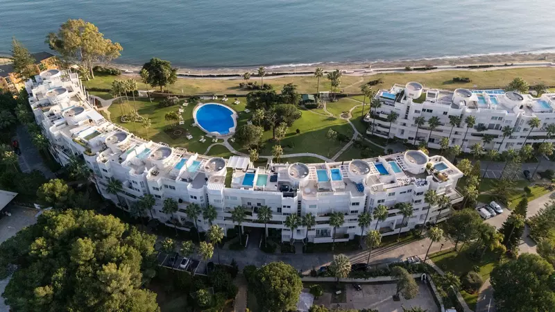 Middle Floor Apartment in Estepona