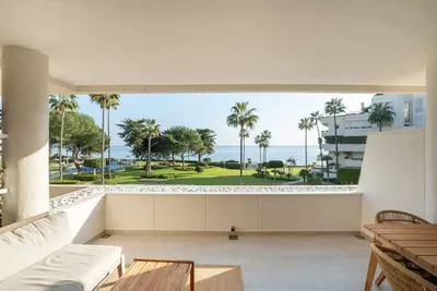 Middle Floor Apartment in Estepona
