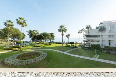 Middle Floor Apartment in Estepona