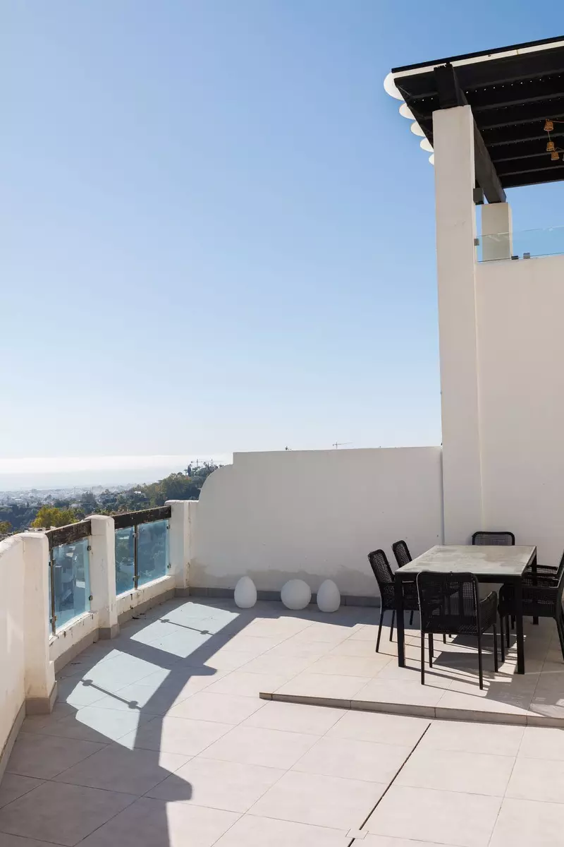 Middle Floor Apartment in Benahavís