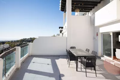 Middle Floor Apartment in Benahavís