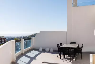 Middle Floor Apartment in Benahavís