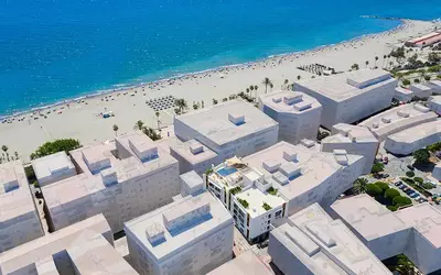 Middle Floor Apartment in Estepona