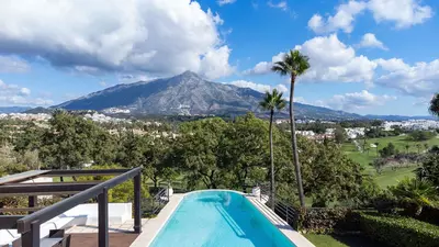 Detached Villa in Nueva Andalucía