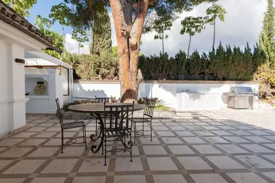 Detached Villa in Nueva Andalucía