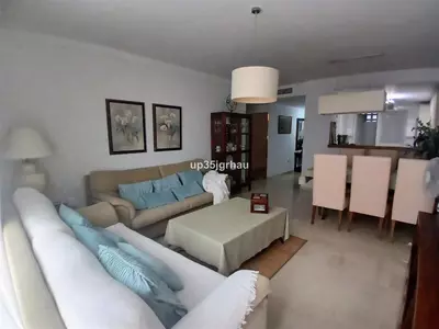 Middle Floor Apartment in Estepona