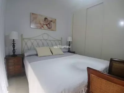Middle Floor Apartment in Estepona