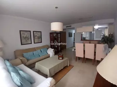 Middle Floor Apartment in Estepona