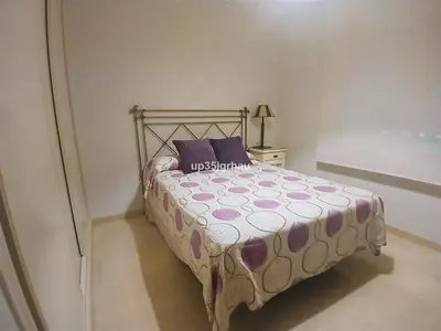 Middle Floor Apartment in Estepona