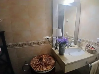 Middle Floor Apartment in Estepona