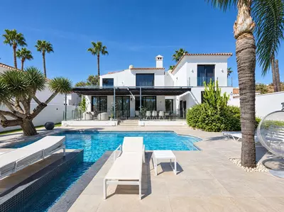 Detached Villa in Nueva Andalucía