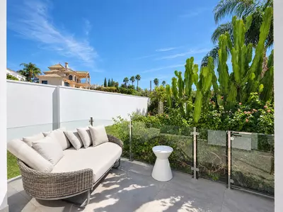 Detached Villa in Nueva Andalucía
