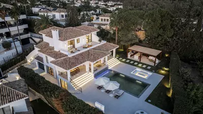 Detached Villa in Nueva Andalucía