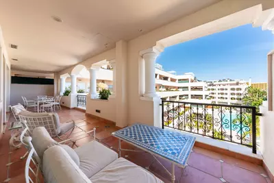 Middle Floor Apartment in Marbella