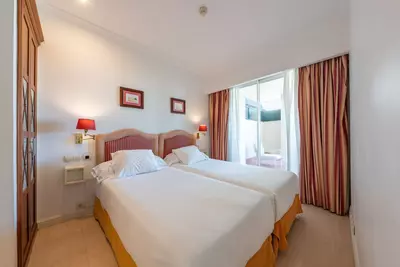 Middle Floor Apartment in Marbella