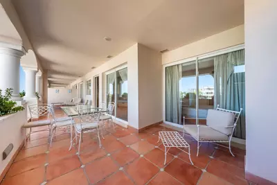 Middle Floor Apartment in Marbella